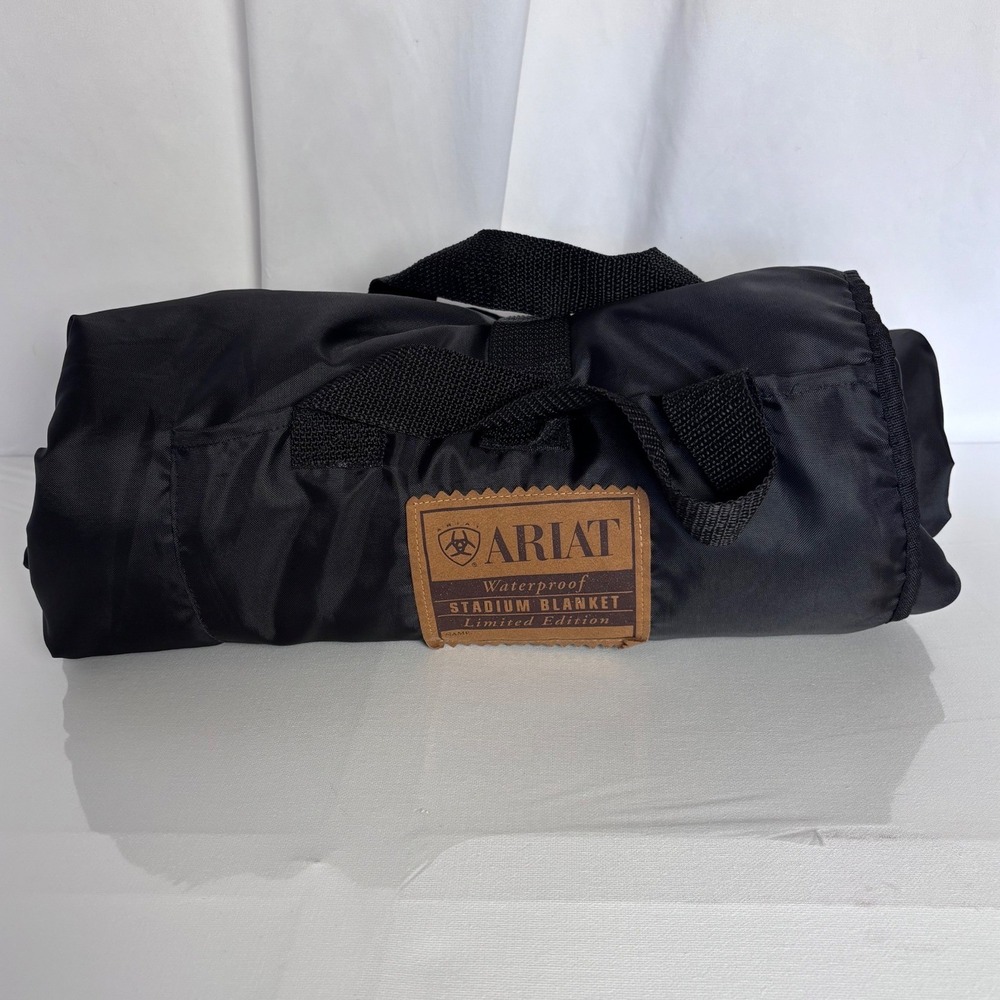 Ariat Waterproof Stadium Blanket Limited Edition Black Fleece Outdoor 50x60
